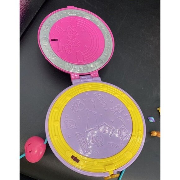 Polly Pocket Lot 3 Compacts Space UFO Compact Flamingo Hedgehog Cafe 20+ Parts - Picture 12 of 12